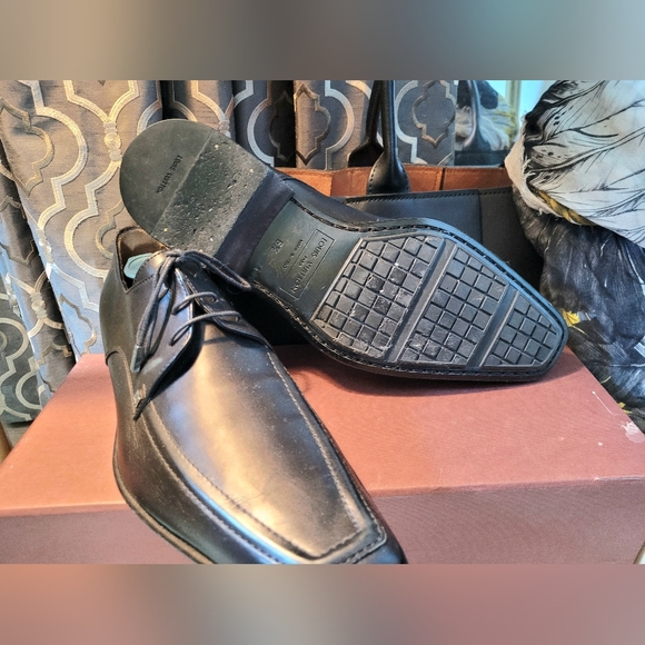 Mens LV dress shoes - Picture 3 of 4